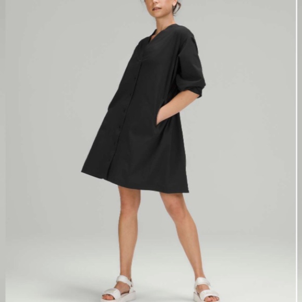 Lululemon Ventlight Button Front Dress
Black Size 4